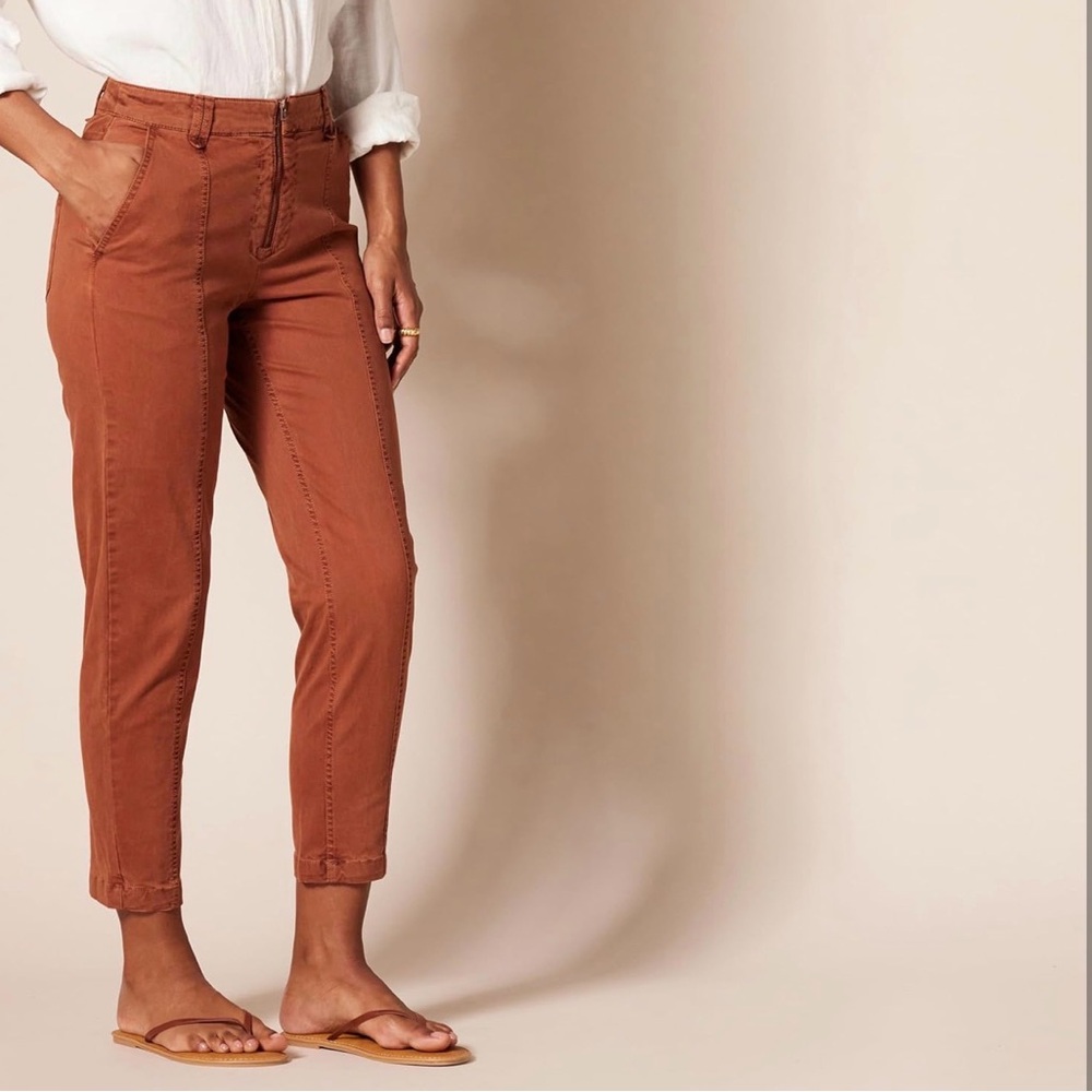 Women’s crop Rust colored pant - Picture 2 of 5
